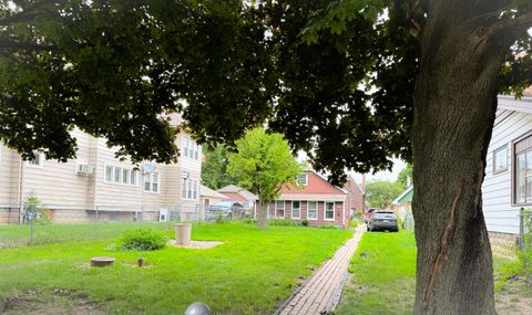 Photo of 2960 N 47th St, Milwaukee, WI 53210 (MLS # 1952027)