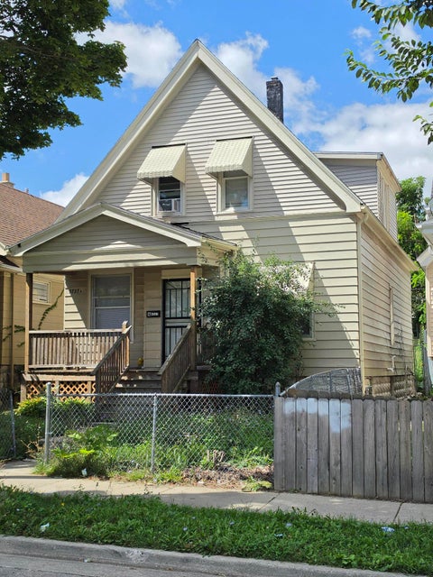 Photo of 3737 N 10th St, Milwaukee, WI 53206 (MLS # 1976538)
