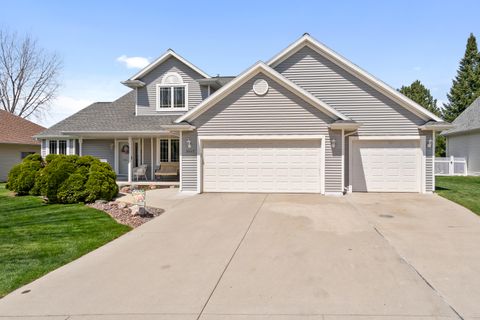 Photo of 3445 Edinburgh Rd, Green Bay, WI 54311 (MLS # 1962400)