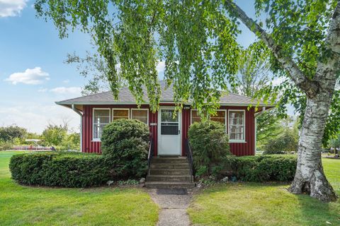 Photo of W8135 Elm Point Rd, Lake Mills, WI 53551 (MLS # 1956482)