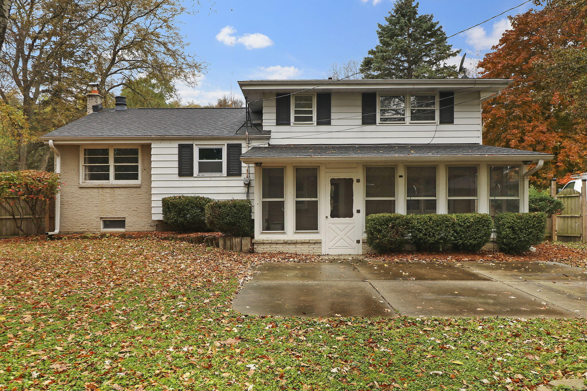 Hales Corners, Wisconsin 53130, United States, 4 Bedrooms Bedrooms, ,2 BathroomsBathrooms,Residential,Active,240049