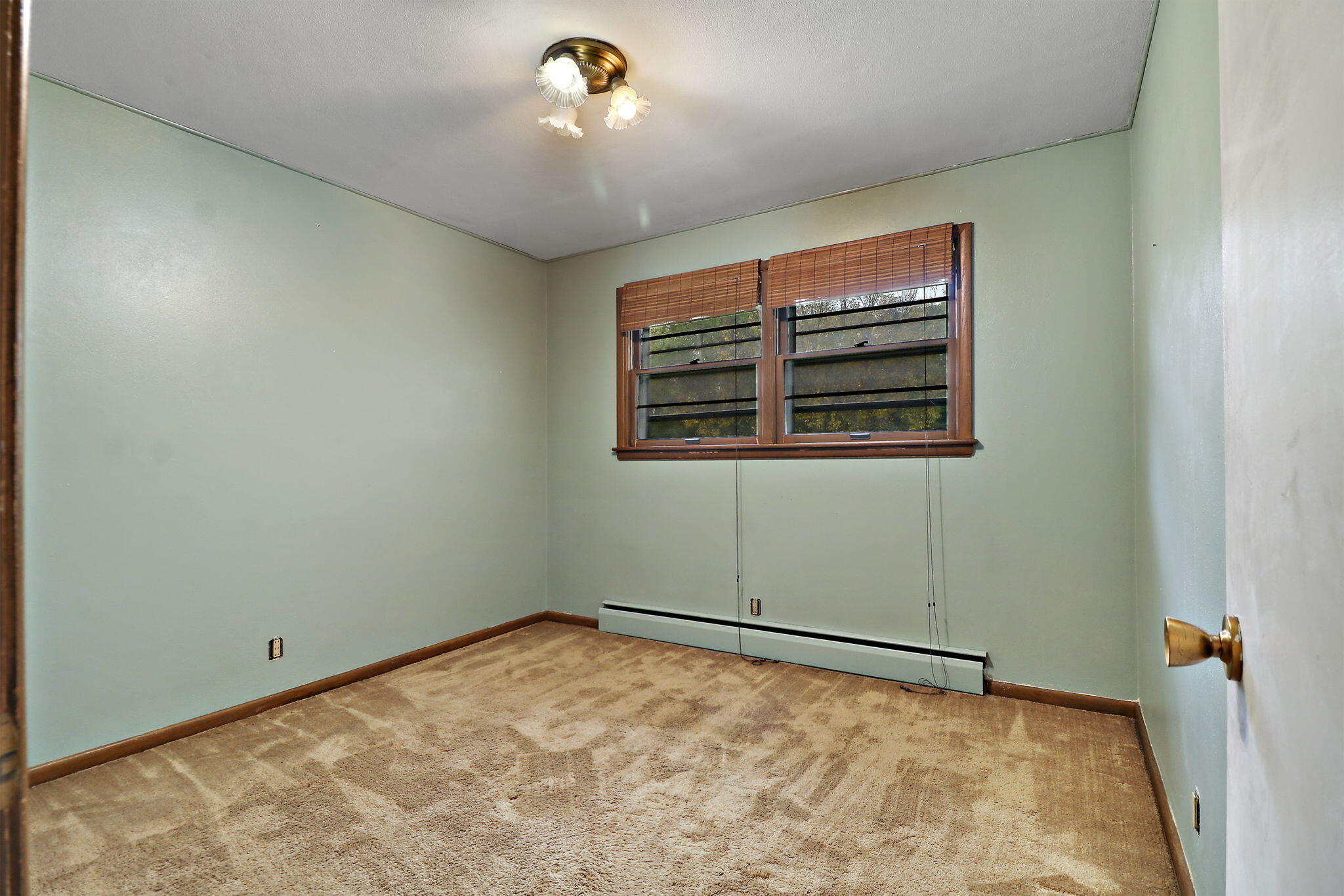 Hales Corners, Wisconsin 53130, United States, 4 Bedrooms Bedrooms, ,2 BathroomsBathrooms,Residential,Active,240049