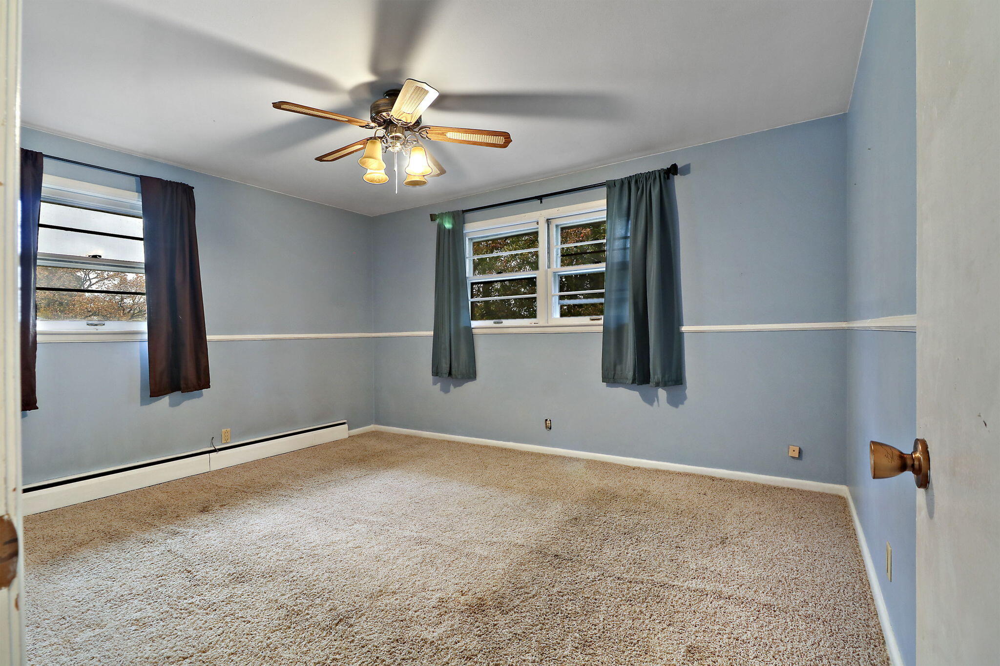 Hales Corners, Wisconsin 53130, United States, 4 Bedrooms Bedrooms, ,2 BathroomsBathrooms,Residential,Active,240049