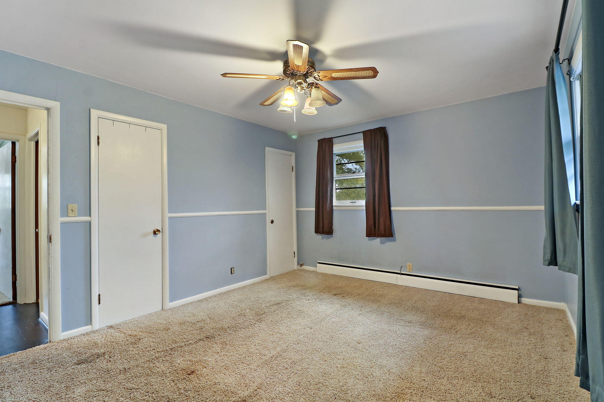 Hales Corners, Wisconsin 53130, United States, 4 Bedrooms Bedrooms, ,2 BathroomsBathrooms,Residential,Active,240049