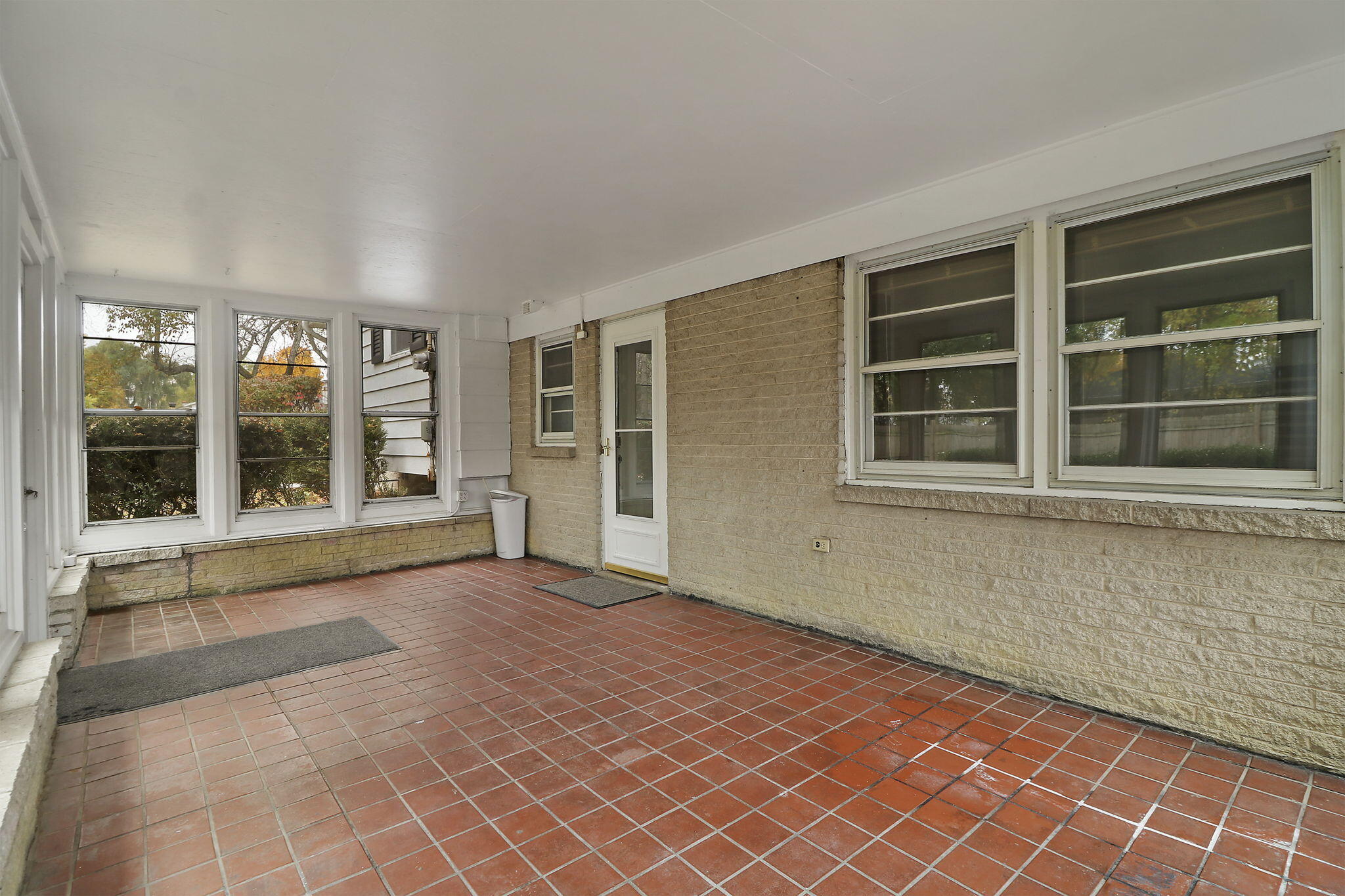 Hales Corners, Wisconsin 53130, United States, 4 Bedrooms Bedrooms, ,2 BathroomsBathrooms,Residential,Active,240049