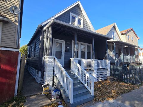 Photo of 1451 S Union St, Milwaukee, WI 53204 (MLS # 1946833)