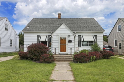 Photo of 7821 22nd Ave, Kenosha, WI 53143 (MLS # 1969497)