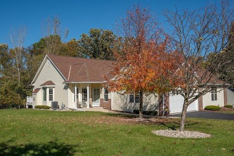 Photo of 838 838 Elise Court Ct, Waukesha, WI 53189 (MLS # 1944111)