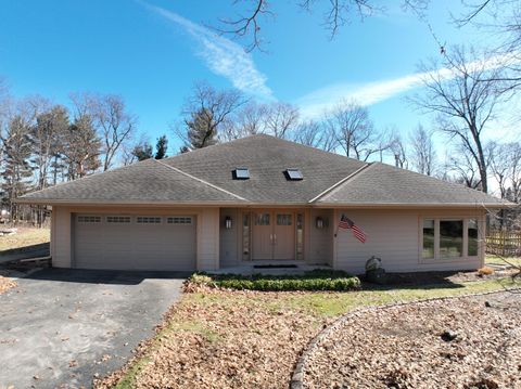 Photo of W307N6992 Club Cir E, Merton, WI 53029 (MLS # 1965832)
