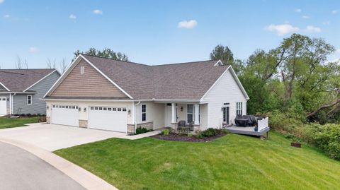 Photo of 18 Briarknoll Cir, Saukville, WI 53080 (MLS # 1963981)