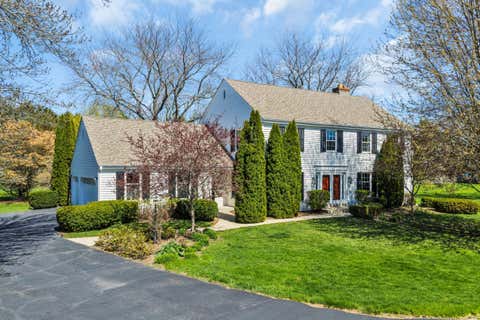 Photo of 7 Sprucewood Ct, Wind Point, WI 53402 (MLS # 1978084)