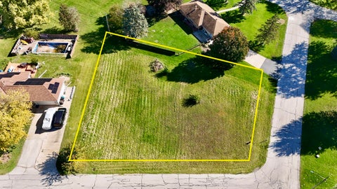 Photo of Lt8 W Abbott Ave, Greenfield, WI 53221 (MLS # 1985731)