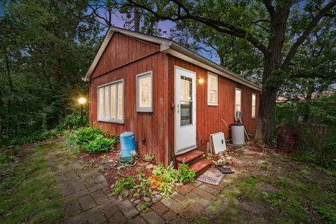 MLS: 1916230