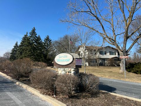 Photo of 8087 W Manor Cir, Milwaukee, WI 53223 (MLS # 1952770)