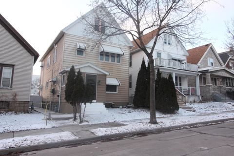 Photo of 2431 S 9th Pl, Milwaukee, WI 53215 (MLS # 1945940)