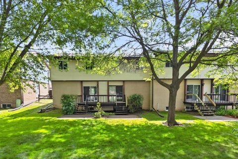 Photo of W163N11463 Windsor Ct, Germantown, WI 53022 (MLS # 1969622)