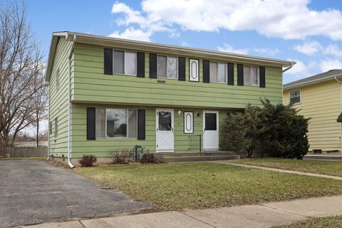 Photo of 1407 87th Pl, Kenosha, WI 53143 (MLS # 1955453)
