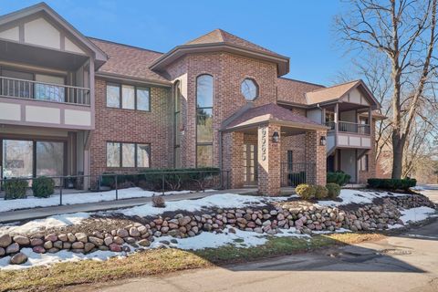 Photo of 6565 N Green Bay Ave, Glendale, WI 53209 (MLS # 1950918)