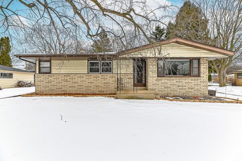 Photo of 7902 N 53rd St, Milwaukee, WI 53223 (MLS # 1949826)