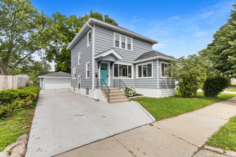 Photo of 2559 S 84th St, West Allis, WI 53227 (MLS # 1981821)