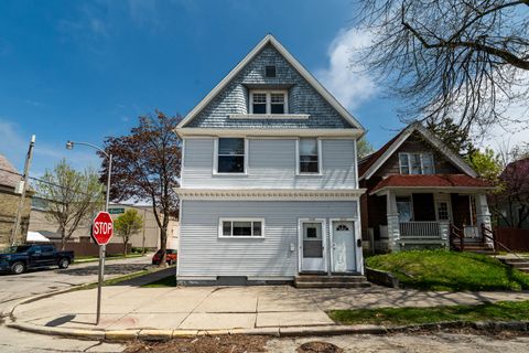 Photo of 3176 N Booth St, Milwaukee, WI 53212 (MLS # 1939089)