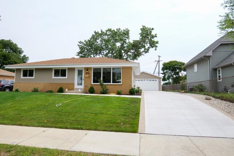 Photo of 4621 39th Ave, Kenosha, WI 53144 (MLS # 1981276)