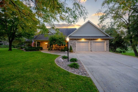 Photo of 1251 Janette St, Fort Atkinson, WI 53538 (MLS # 1985974)