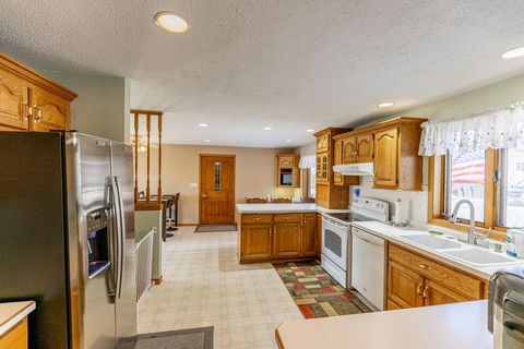 Photo of 421 Jackson St, Sheboygan Falls, WI 53085 (MLS # 1950632)