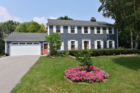 Photo of 10339 N Versailles Ct, Mequon, WI 53092 (MLS # 1928508)