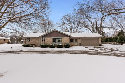 Photo of 4620 N 135th St, Brookfield, WI 53005 (MLS # 1949715)