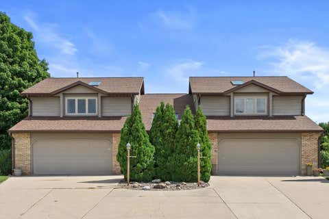 Photo of W232N6140 Teakwood Ct, Sussex, WI 53089 (MLS # 1977126)