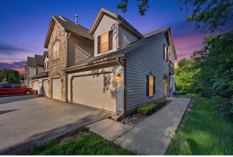Photo of 2224 W Vista Bella Dr, Oak Creek, WI 53154 (MLS # 1970070)