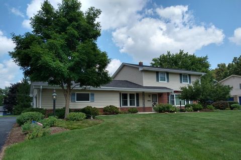 Photo of 17880 Redvere Dr, Brookfield, WI 53045 (MLS # 1952571)