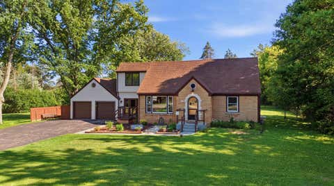 Photo of 1429 W Homestead Trl, Mequon, WI 53092 (MLS # 1971683)