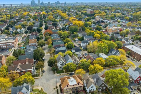 Photo of 633 E Burleigh St, Milwaukee, WI 53212 (MLS # 1945384)