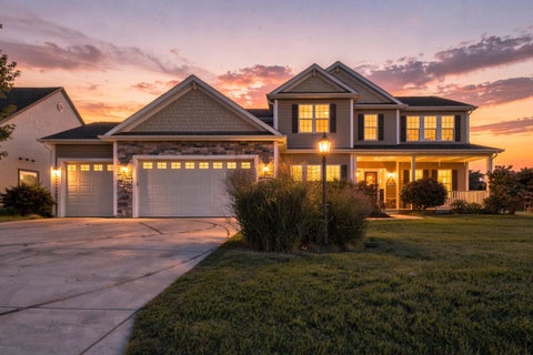 Photo of N116W17834 Blackstone Cir, Germantown, WI 53022 (MLS # 1982673)
