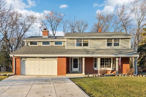 Photo of 16000 W Monterey Dr, New Berlin, WI 53151 (MLS # 1947012)