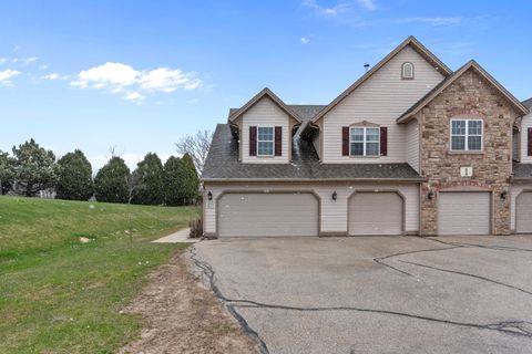 Photo of 2010 W Vista Bella Dr, Oak Creek, WI 53154 (MLS # 1913226)