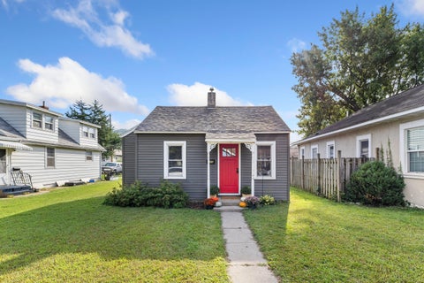 Photo of 736 23rd St N, La Crosse, WI 54601 (MLS # 1978641)