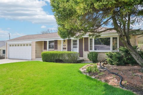 Photo of 6035 S 23rd St, Milwaukee, WI 53221 (MLS # 1958474)