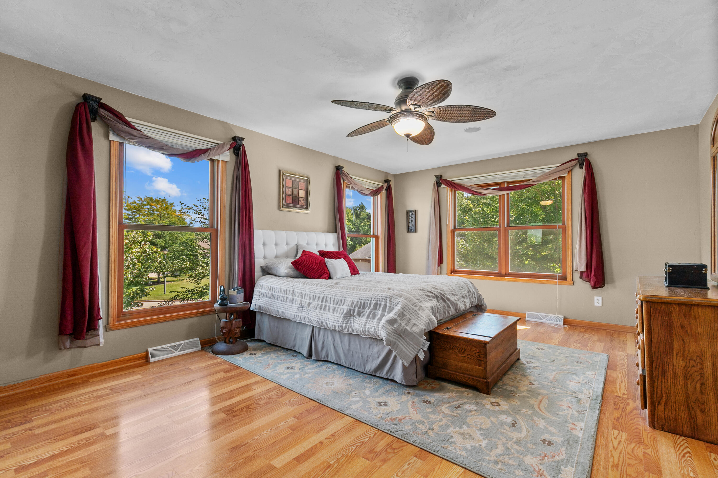 Sherwood, Wisconsin 54169, United States, 5 Bedrooms Bedrooms, ,5 BathroomsBathrooms,Residential,Active,244086