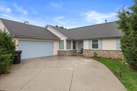 Photo of 4102 W Minnesota Ct, Franklin, WI 53132 (MLS # 1976919)