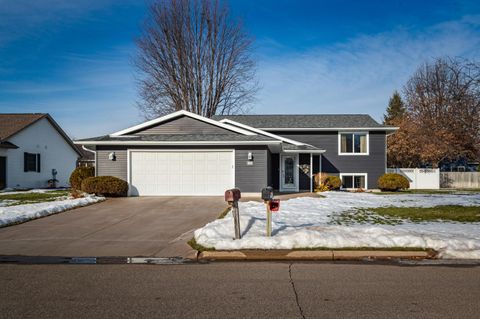 Photo of 311 Kenneda St, Holmen, WI 54636 (MLS # 1945770)
