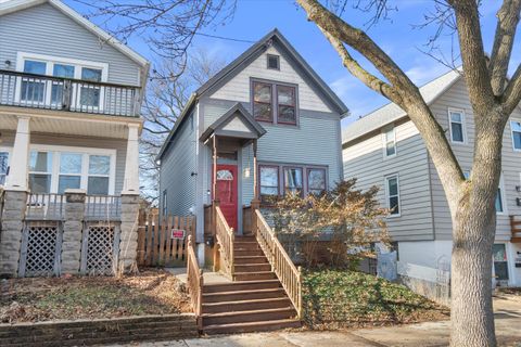 Photo of 1751 N Franklin Pl, Milwaukee, WI 53202 (MLS # 1947034)