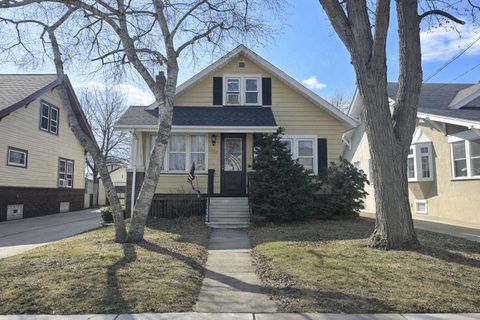 Photo of 1007 71st St, Kenosha, WI 53143 (MLS # 1953663)