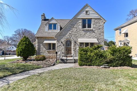 Photo of 2505 N 82nd St, Wauwatosa, WI 53213 (MLS # 1955789)