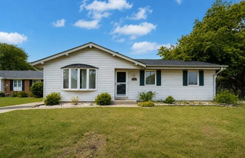 Photo of 1762 21st Ave, Kenosha, WI 53140 (MLS # 1970181)