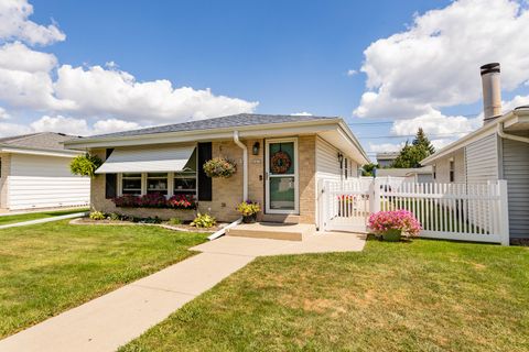 Photo of 2432 S 109th St, West Allis, WI 53227 (MLS # 1964282)