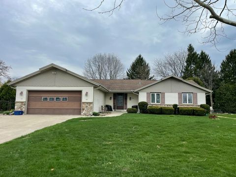 Photo of 7855 S 83rd St, Franklin, WI 53132 (MLS # 1914994)