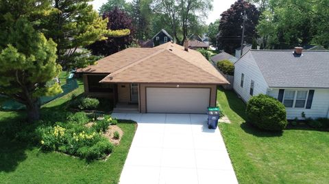 Photo of 206 S High St, Port Washington, WI 53074 (MLS # 1924238)